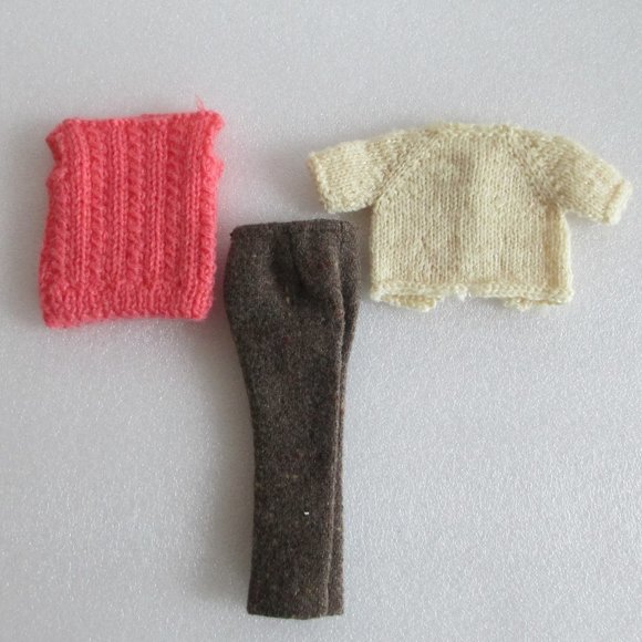 ORIGINAL VINTAGE BARBIE PANTS & SWEATERS SET